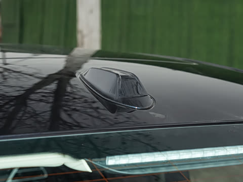 2026�� 330Li M�˶���ҹ��װ