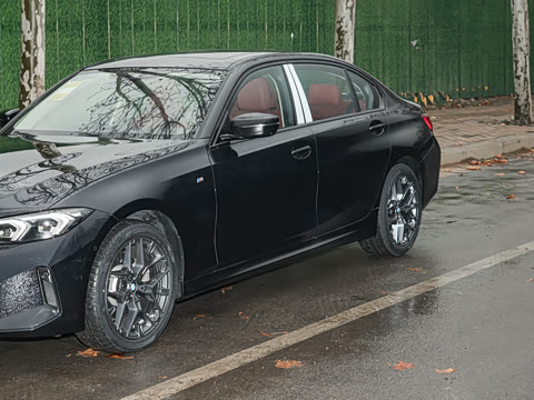 2026�� 330Li M�˶���ҹ��װ