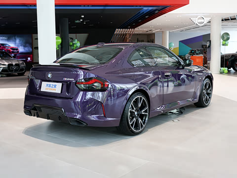 2026�� M240i xDrive