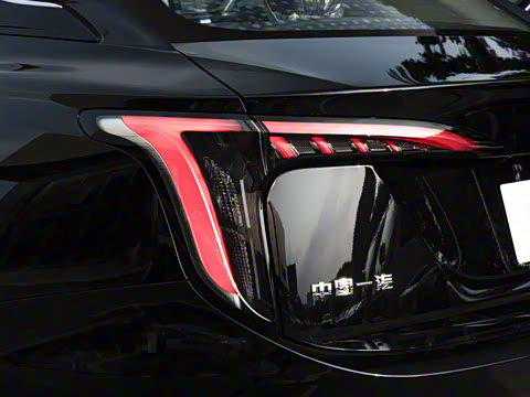 2025�� 610km PLUS