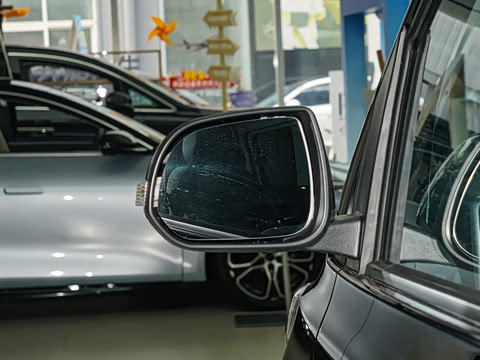 2027�� 2.0L ������ 7��