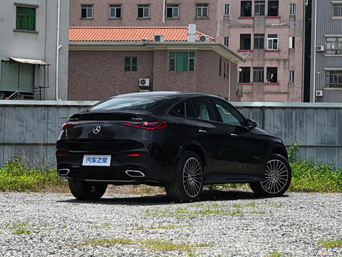 2026�� �Ŀ� GLC 300 4MATIC ����SUV