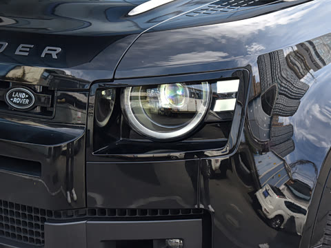 2026�� 110 3.0T P400 X-Dynamic SE