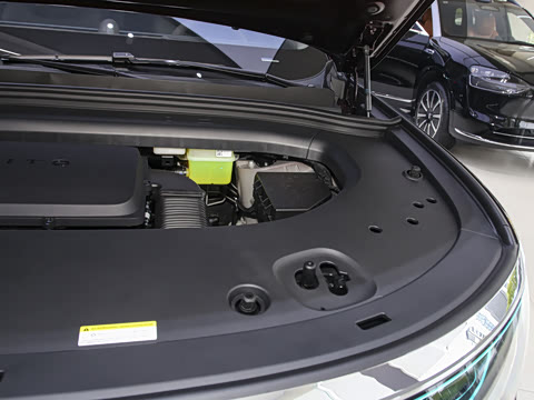 2025�� ���� Ultra�� 53.4kWh 6���� (896�߼����״