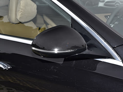 2026�� E 300 L �����˶���