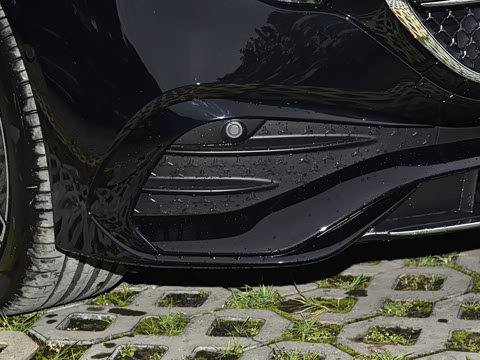 2026�� E 300 L �����˶���