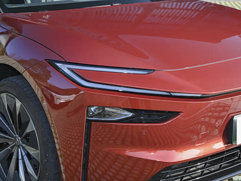 2026�� 710 Ultra�����״��