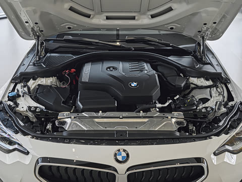 2026�� 225i M�˶���ҹ��װ
