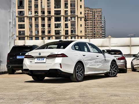 2026�� �Ŀ� eDrive 35L M�˶���װ