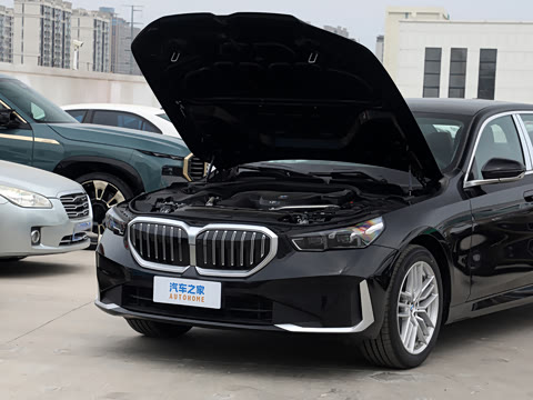 2026�� �Ŀ� 525Li ������װ
