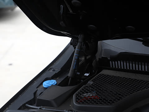 2026�� �Ŀ� 525Li ������װ