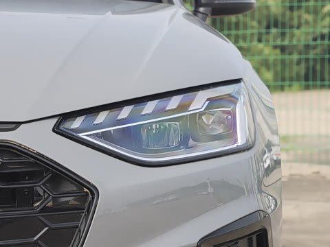 2026�� 200���������� 40 TFSI ����������