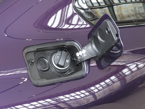 2026�� 225i M�˶���ҹ��װ