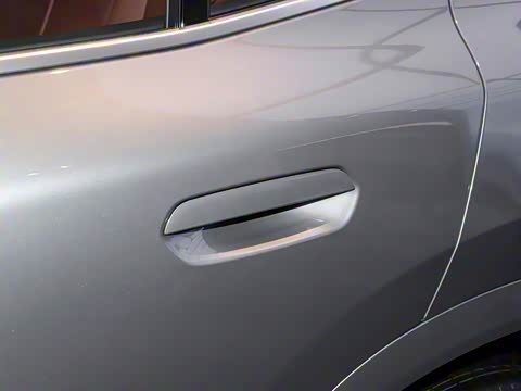 2025�� sDrive25i M�˶���װ