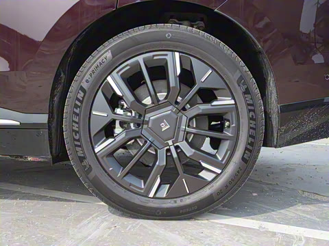 2025�� 670 Max��