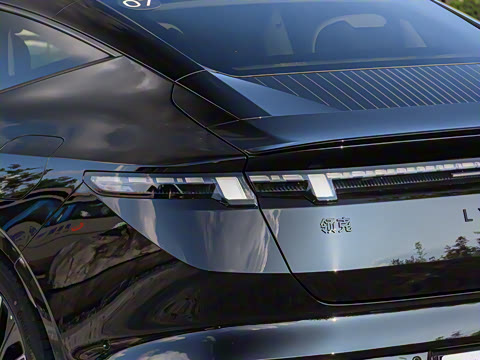 2025�� 240����Ultra