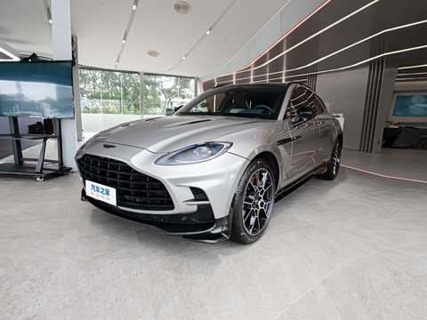 2025�� 4.0T V8 707