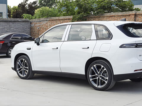 2027�� 660������