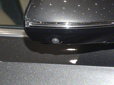 2025�� �Ŀ� E 300 L ������