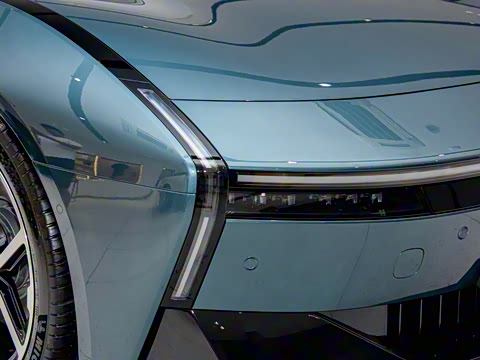 2025�� 702 ������ Ultra