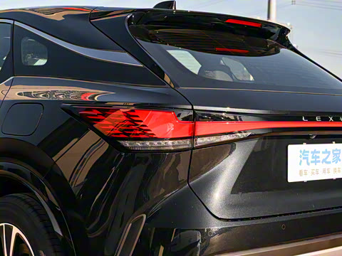 2026�� 300 ����������