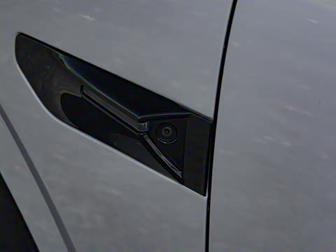 2025�� 240����Ultra