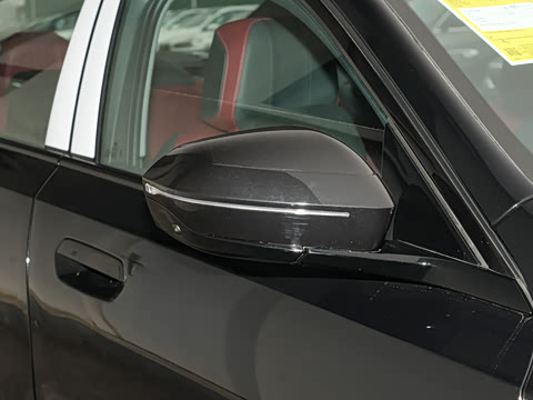 2026�� �Ŀ� 530Li ������ M�˶���װ