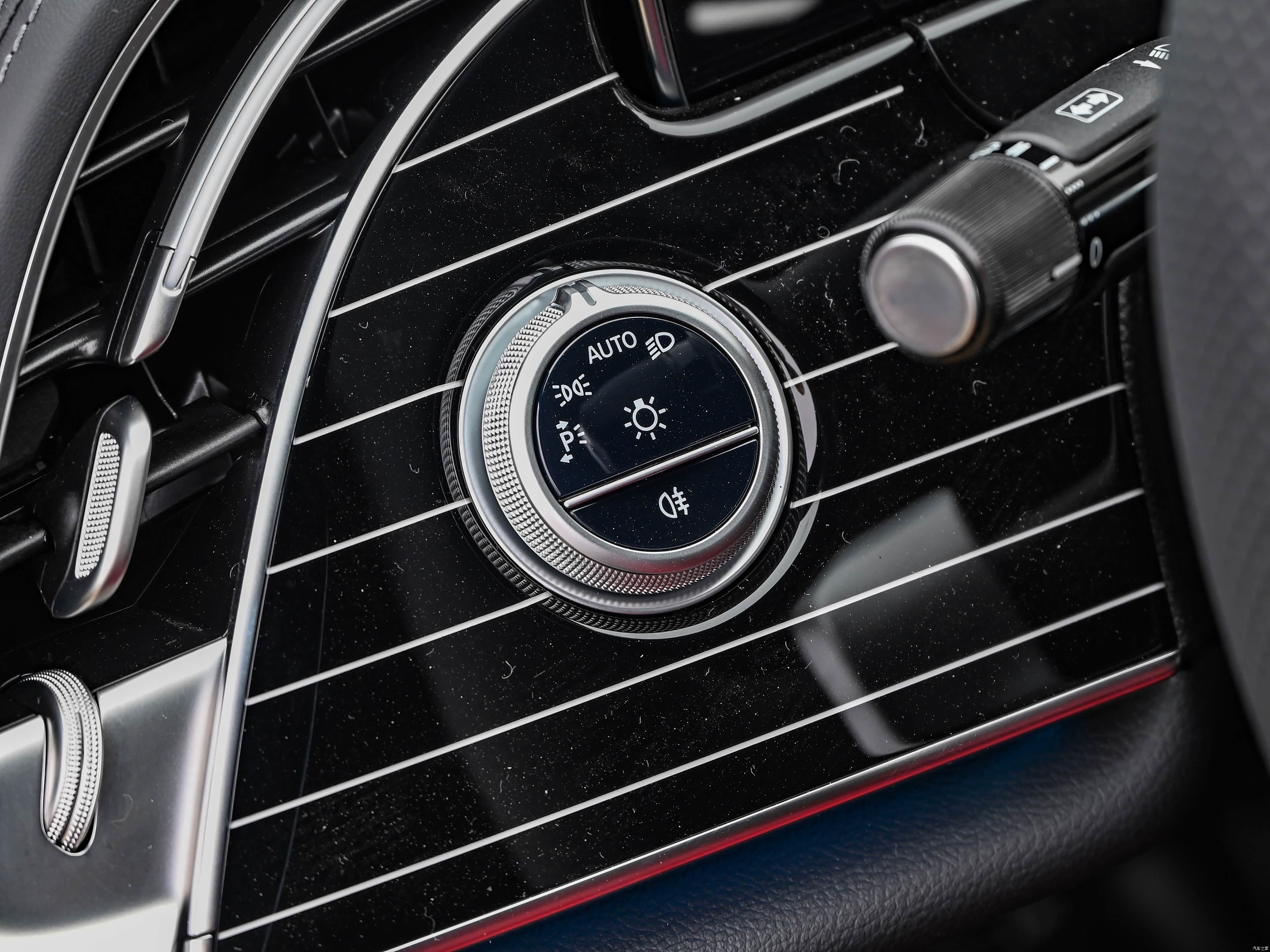 Mercedes-Benz E, миниатюра 14