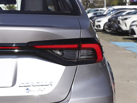 2026�� 1.8L ˫�� ��Ӣ��