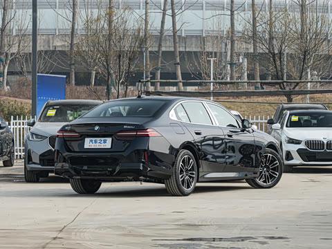 2026�� �Ŀ� 530Li ������ M�˶���װ