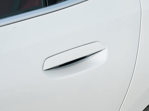 2026�� �Ŀ� 525Li M�˶���װ