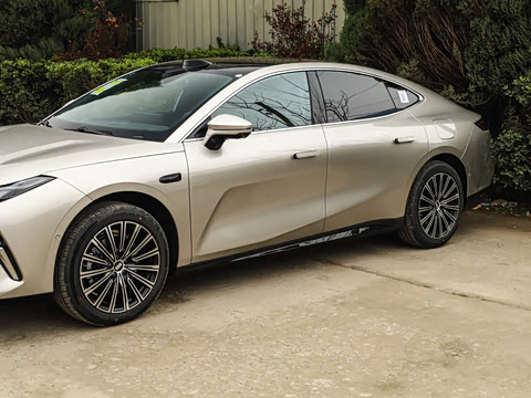 2026�� 225km EM-i Զ�����ǺӰ�