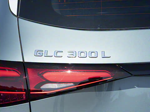 2026�� GLC 300 L 4MATIC ������ 5��