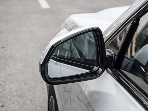 2026�� xDrive25Li M�˶���ҹ��װ