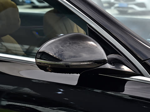 2026�� �Ŀ� E 300 L ������