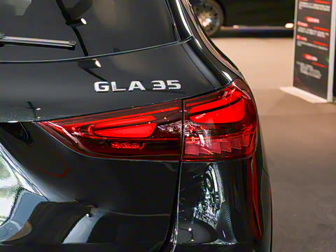 2025�� AMG GLA 35 4MATIC