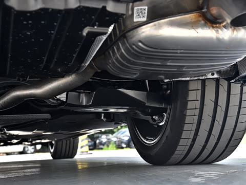 2026�� �Ŀ� E 300 L ������