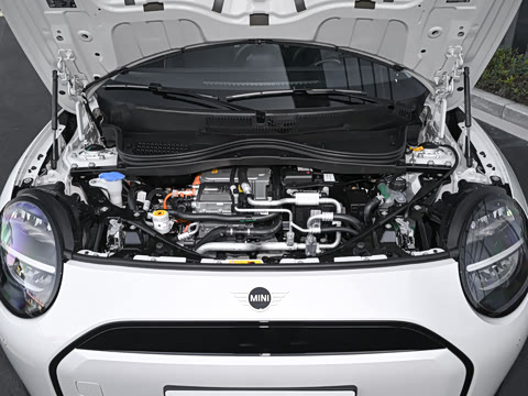 2026�� 466km COOPER E ������