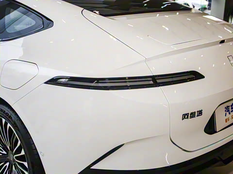 2025�� �Ŀ� Max�����