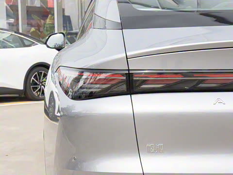 2025�� �Ŀ� 560PRO 185kW