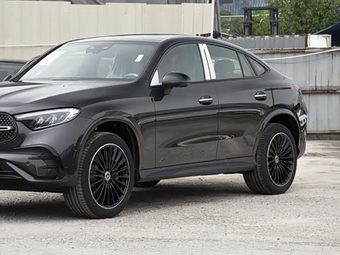 2026�� �Ŀ� GLC 300 4MATIC ����SUV