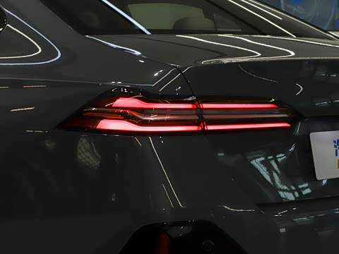 2026�� 525i M�˶���װ