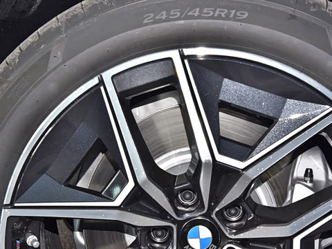 2026�� �Ŀ� eDrive 40L M�˶���װ