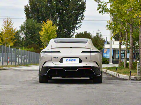 2026�� Ultra ���̰�