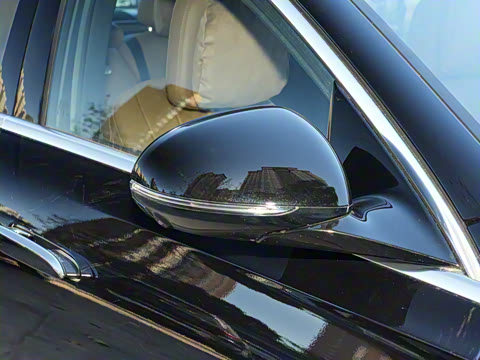 2026�� E 260 L �����