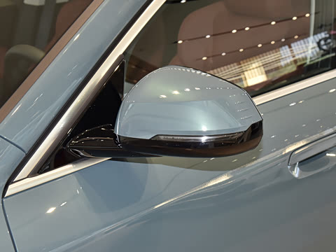 2025�� sDrive25i M�˶���װ