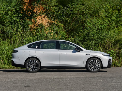 2027�� 590������