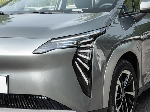 2025�� Plus 610 ������