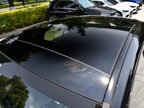 2026�� �Ŀ� GLC 260 4MATIC ����SUV