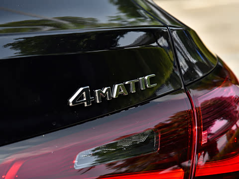 2026�� �Ŀ� GLC 260 4MATIC ����SUV